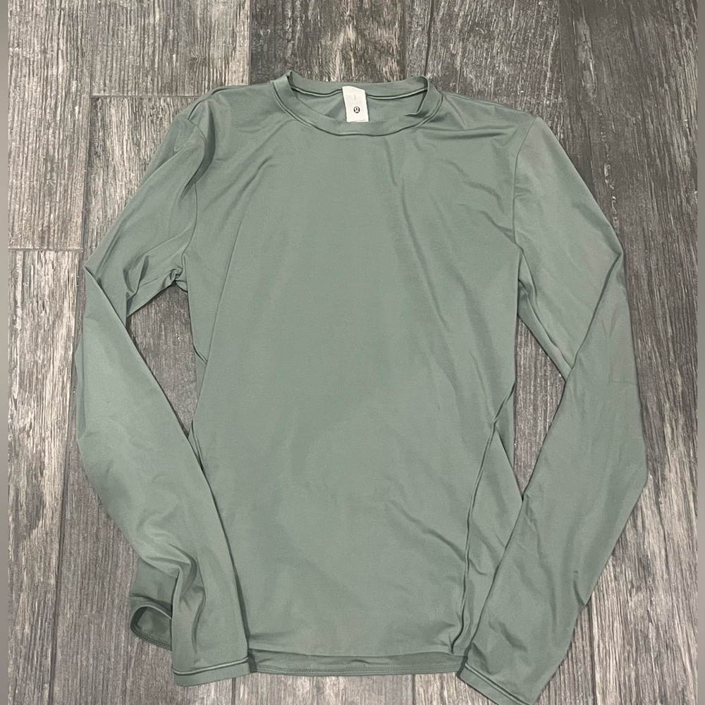 Lululemon long sleeve wundermost light green size 6